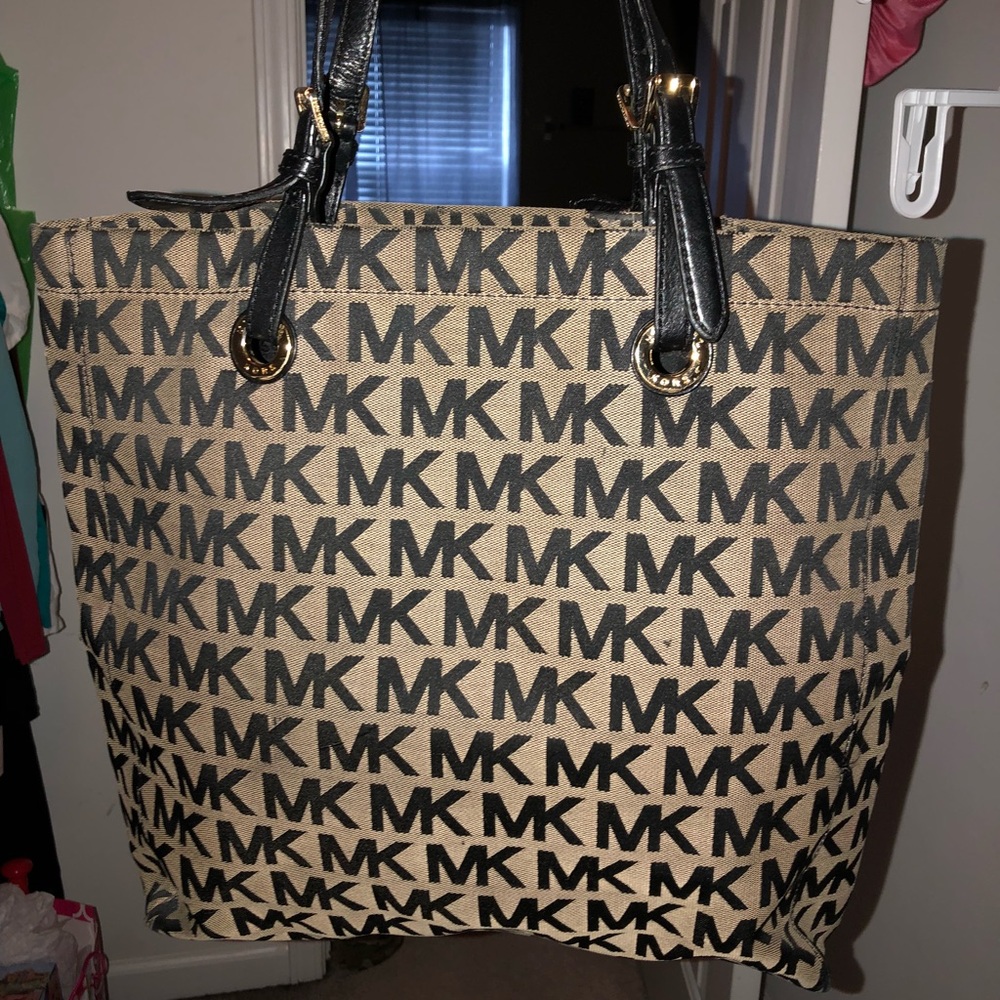 Michael kors purse